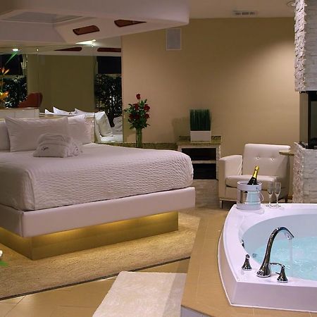 Sybaris Pool Suites Frankfort - Adults Only エクステリア 写真