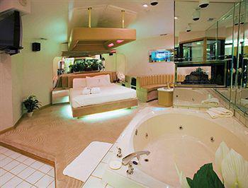 Sybaris Pool Suites Frankfort - Adults Only エクステリア 写真
